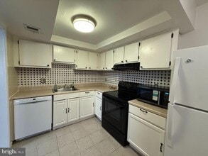 Building Photo - 8766 Walutes Cir