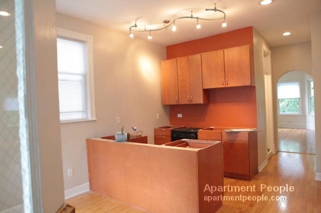 Primary Photo - 2631 N Southport Ave