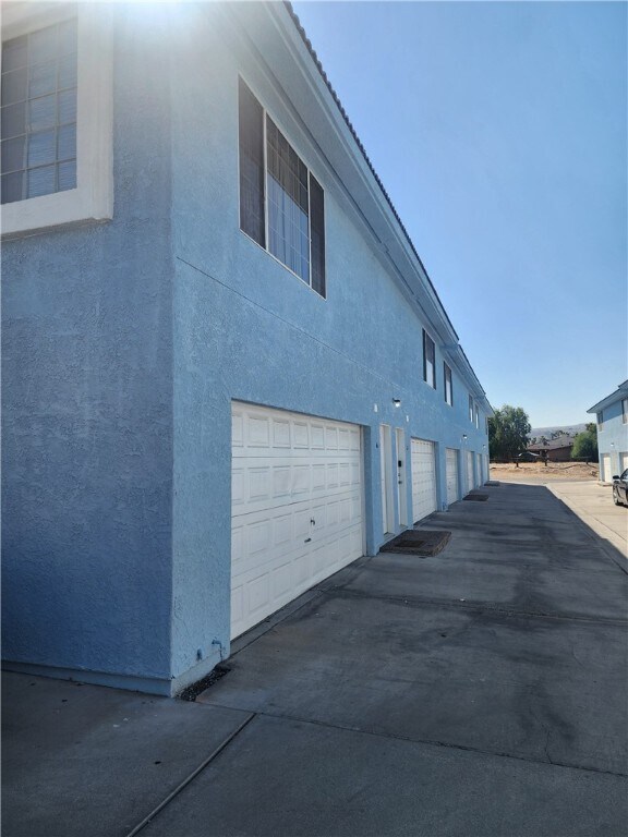 Building Photo - 1344 Park Ln