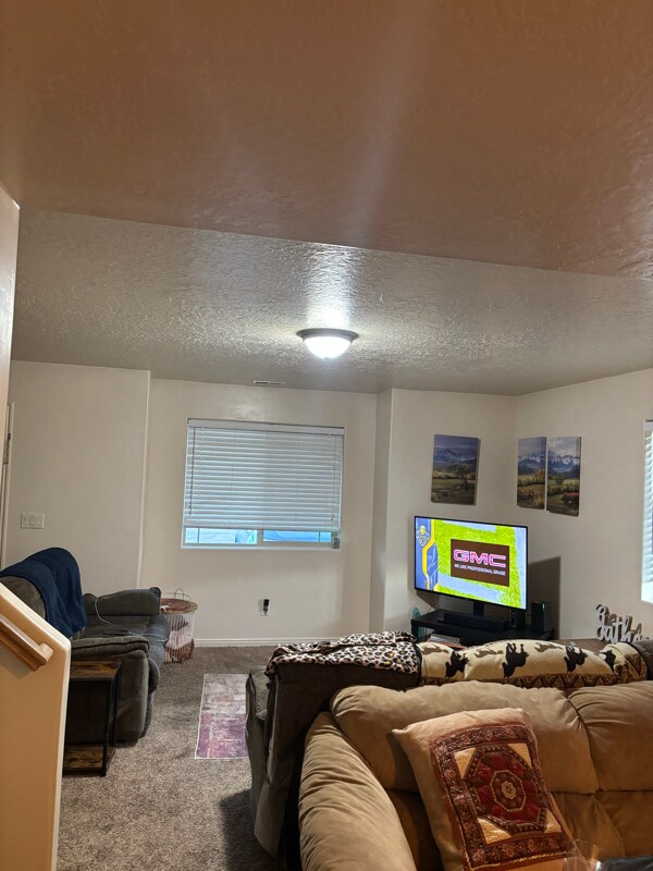 Foto del edificio - 593 N 50 E