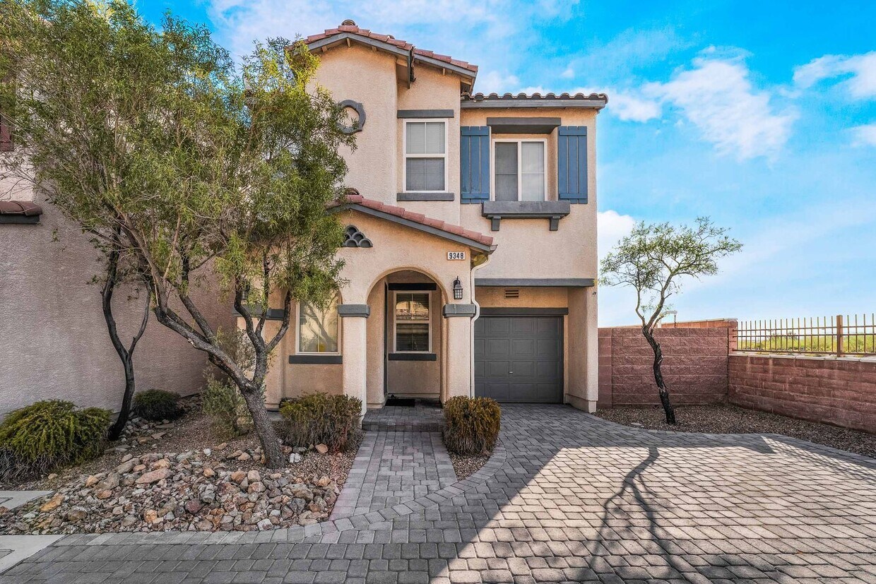 Foto principal - Mountains Edge Gem with Dual Masters!