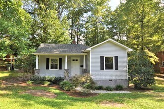 Building Photo - 326 Webster St