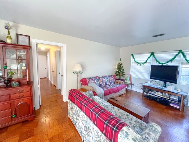 Foto del edificio - 4018 NW 10th Ave