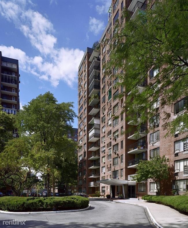 Building Photo - 2186 5th Ave