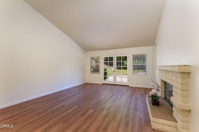 Building Photo - 2086 San Onofre Dr