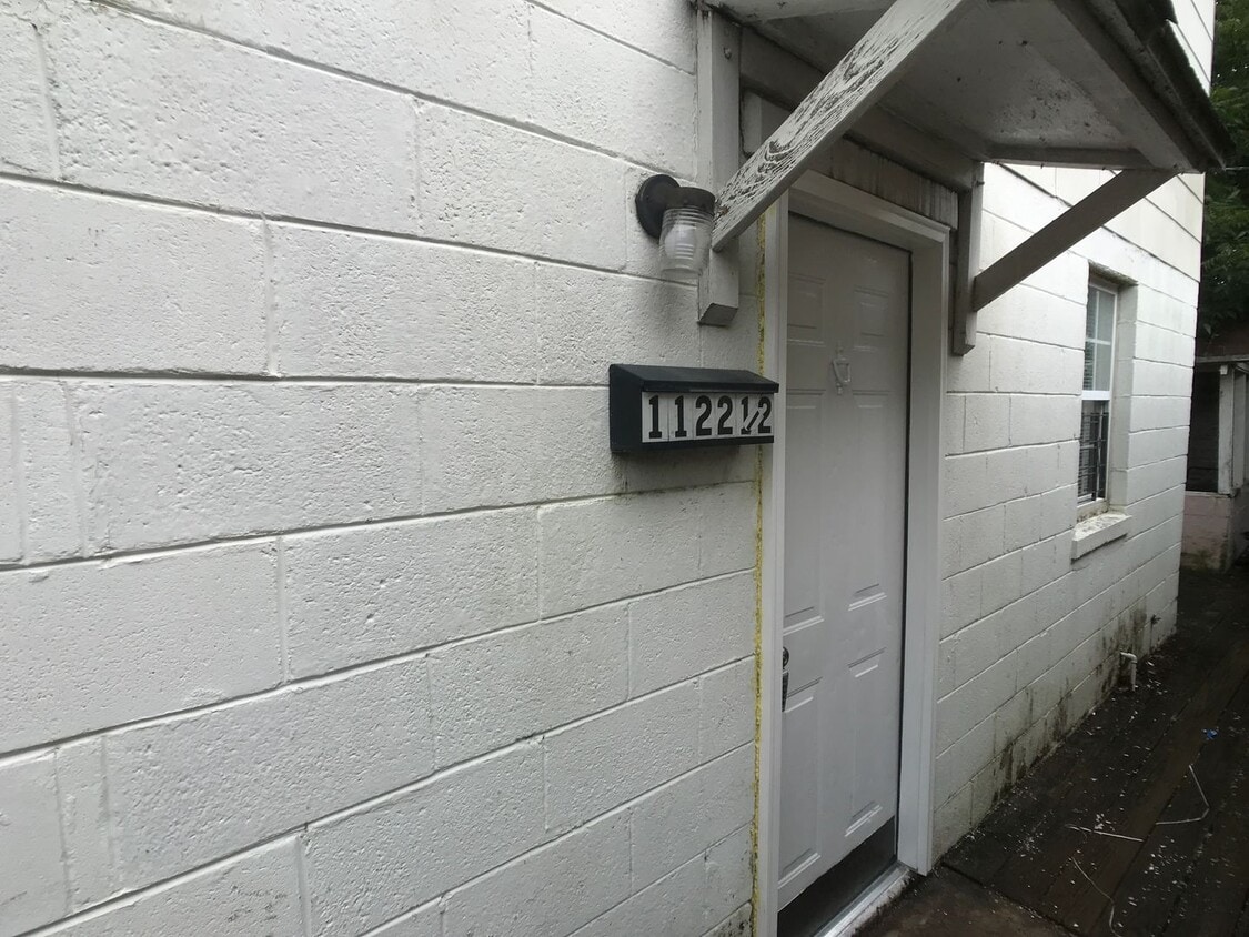 Foto principal - 1122 1/2 E 37th St