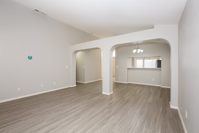 Building Photo - 3124 Jane Austin Ave