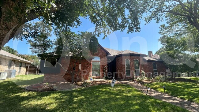 Foto del edificio - 1217 Babbling Brook Dr