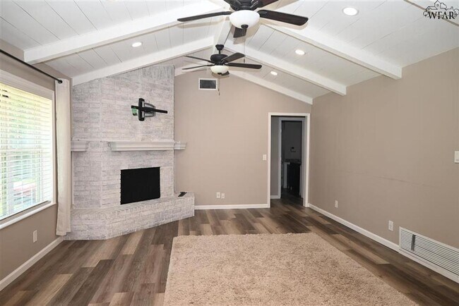 Foto del edificio - 5707 Hooper Dr