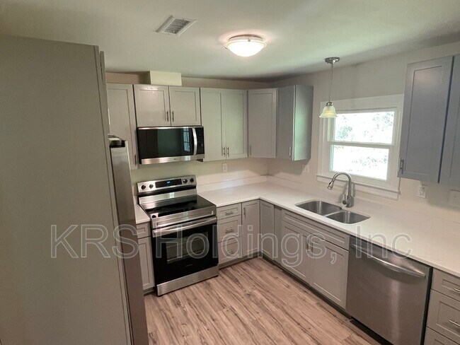 Building Photo - 613 Grantland Dr