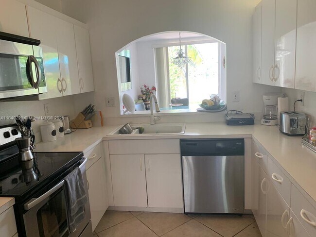 Foto del edificio - 10990 NW 62nd Terrace