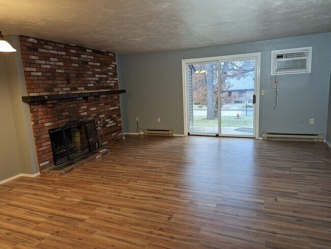 Building Photo - 82 Highwood Dr