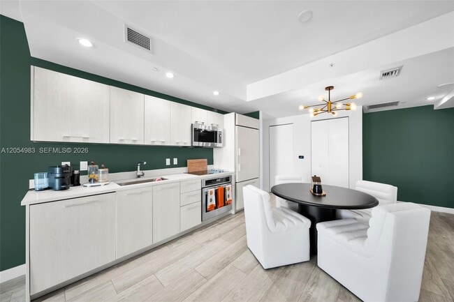 Foto del edificio - 45 SW 9th St