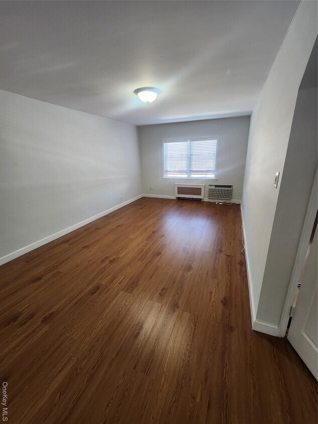 Foto principal - 62-70 82nd St