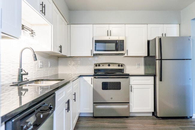 Building Photo - Whitnall Pointe Apartments