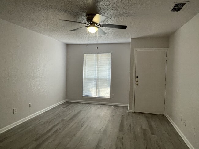 Foto del edificio - 7201 Sparkle Sea Dr