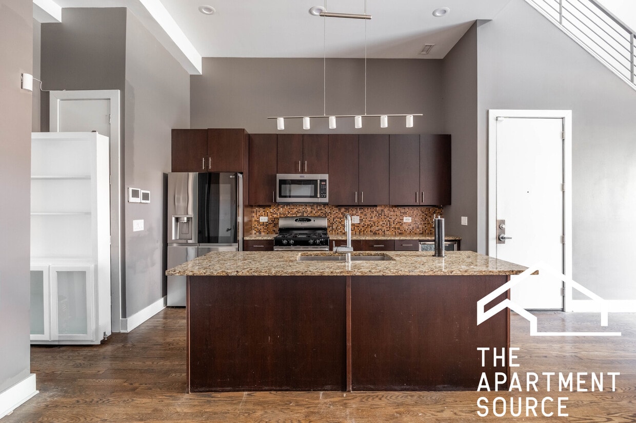 Foto principal - 1008 W Lake St
