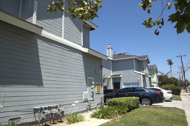 Foto del edificio - 1323 W Palmyra Ave