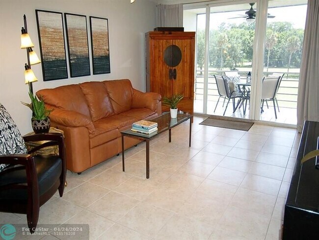 Foto del edificio - 575 Oaks Ln