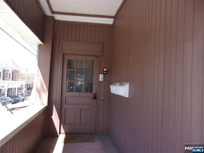 Foto del edificio - 1 Hawthorne Ave