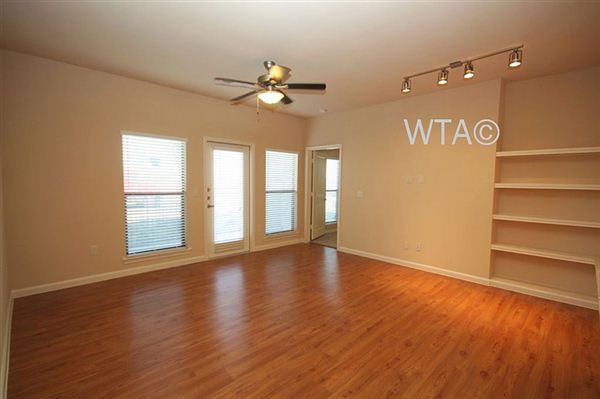 Building Photo - 11301 Farrah Ln