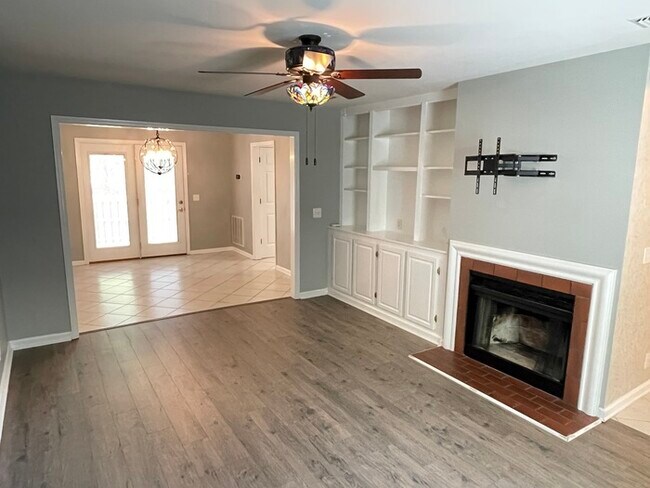 Building Photo - Cottage Place townhomes off Lebanon Pk!