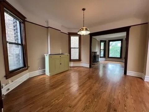 Building Photo - 3625 N Wilton Ave