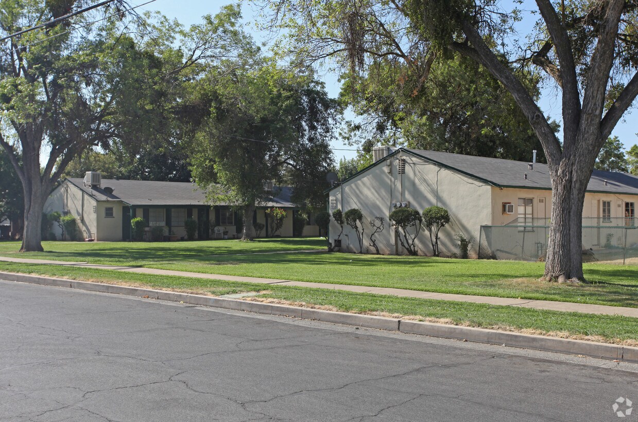 Building Photo - 946 East 23rd - Triplex