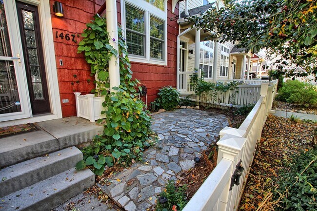 Building Photo - 1467 Bergen Rock St