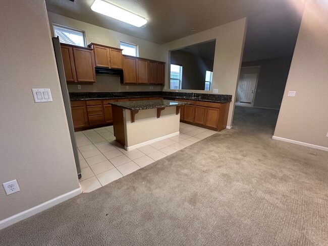 Foto del edificio - 3-bedroom, 2-bathroom home in Minden, NV