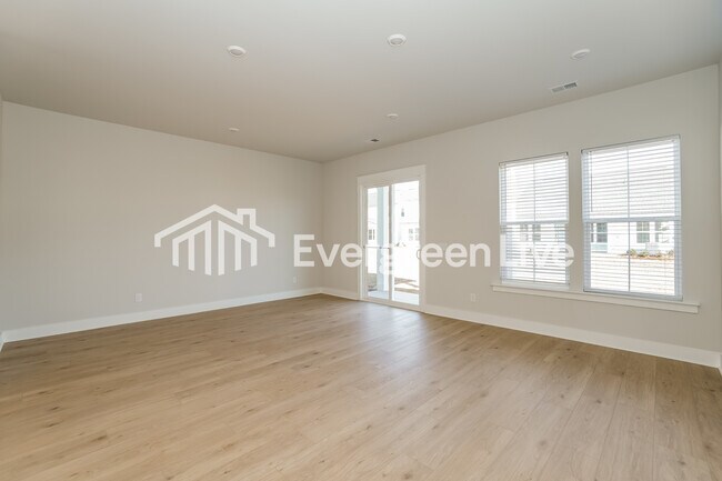 Building Photo - 128 Bloomsbury St