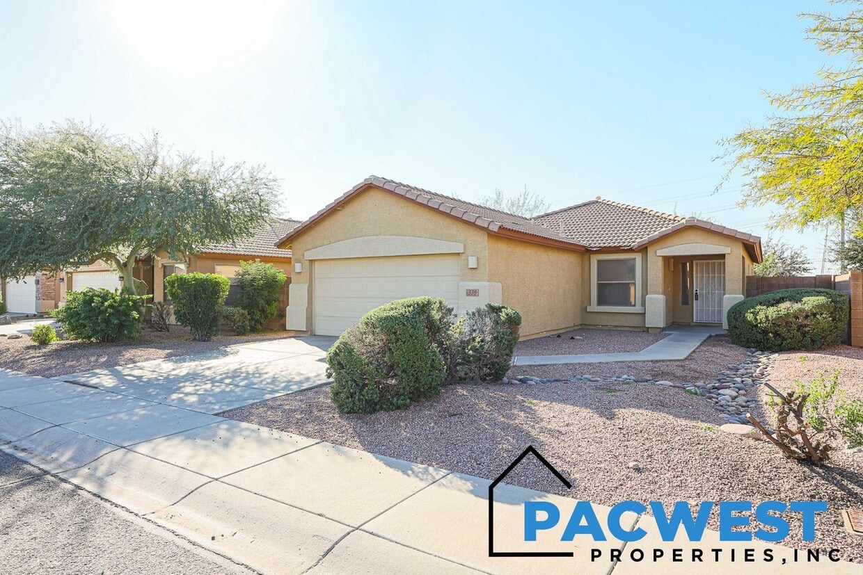 Foto principal - Desirable Coldwater Springs Neighborhood!