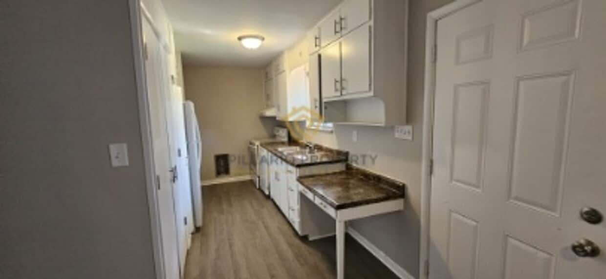 Renovated 1 Bedroom at Campbell Apartments Near Downtown Available Now! - Renovated 1 Bedroom at Campbell Apartments Near Downtown Available Now!