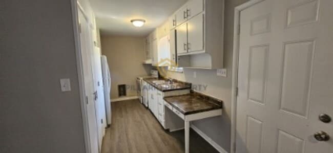 Renovated 1 Bedroom at Campbell Apartments Near Downtown Available Now! - Renovated 1 Bedroom at Campbell Apartments Near Downtown Available Now!