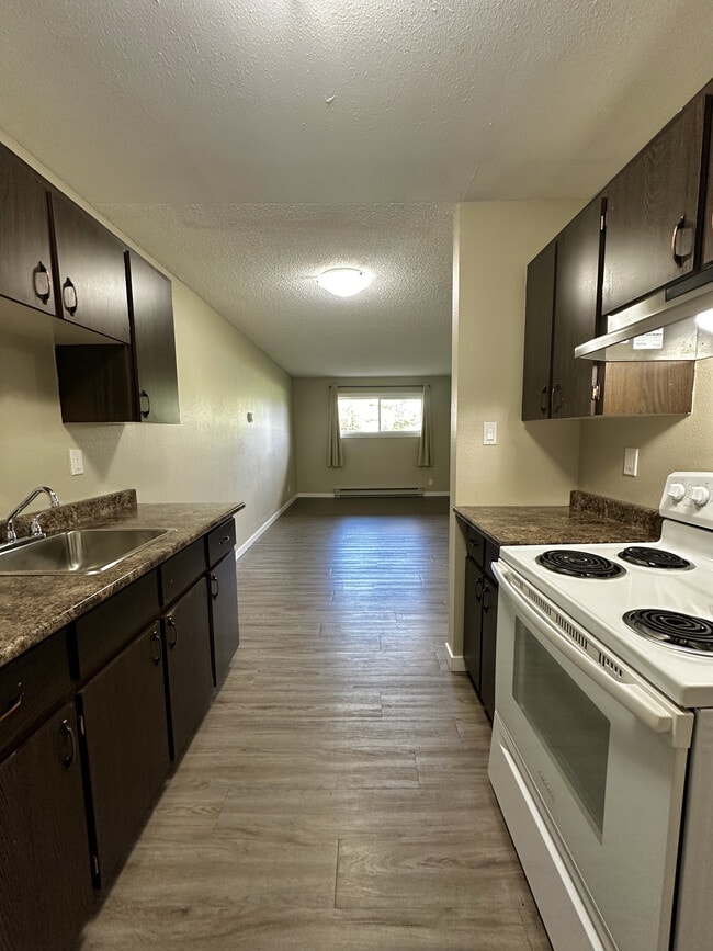 Kitchen - Briarwood Apartments