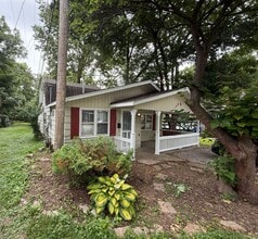 Building Photo - 805 Rhodes Ave