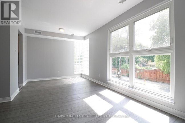 Photo du bâtiment - 1424 Bayview Ave