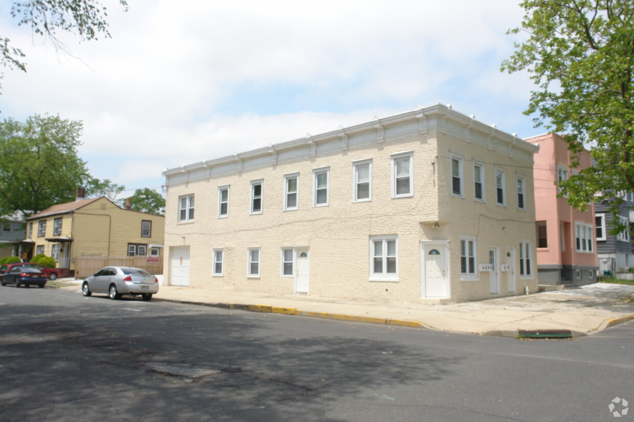 Primary Photo - 409 High St