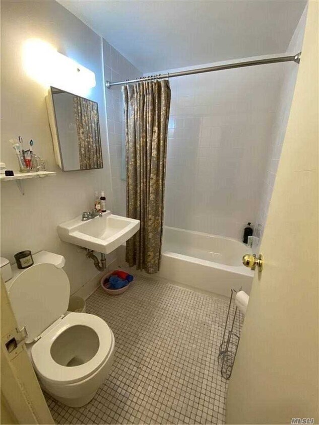 Primary Photo - 167 Sands St