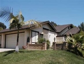 Building Photo - 2131 Greencrest Dr