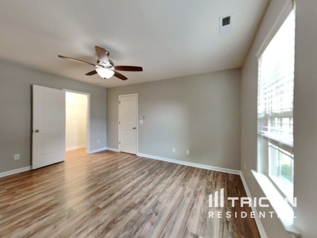 Building Photo - 605 Avondale Dr