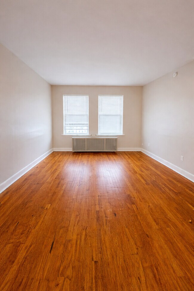 Foto del edificio - 4925 W Henderson St