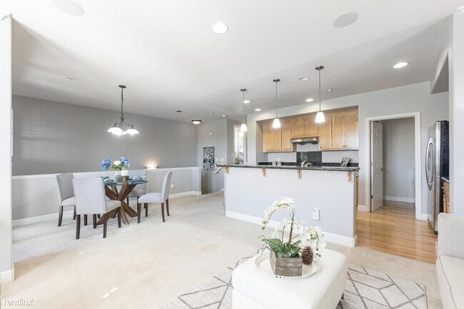 Building Photo - 2 br, 2.5 bath Townhome - 1279 Marcello Drive