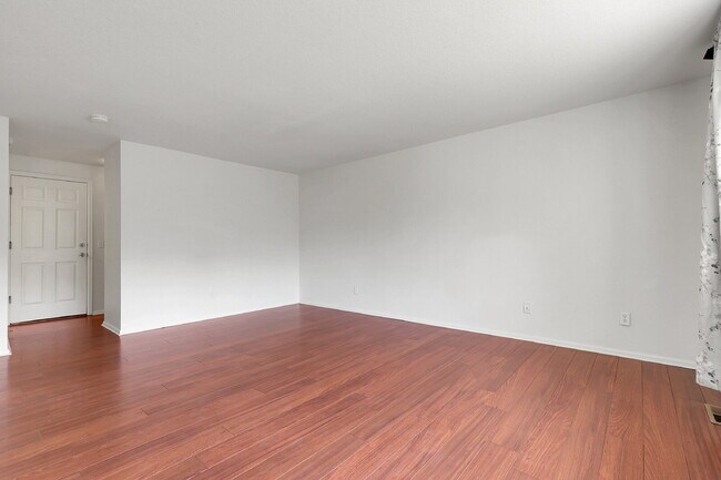 Foto del edificio - $2,650.00 - 4 Bedrooms, 2.5 Bathrooms, Sin...