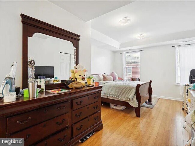 Foto del edificio - 5 br, 3 bath Townhome - 1725 Willington St...