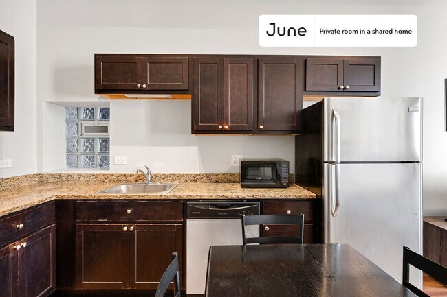 Foto del edificio - Room in Shared 4 bed/2 bath home