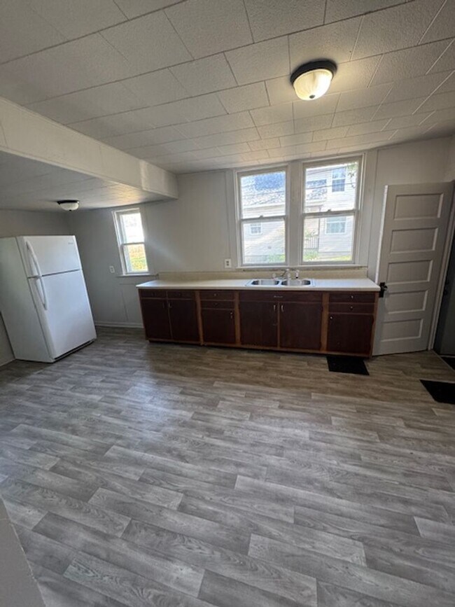 Foto del edificio - 2712 Fox Ave