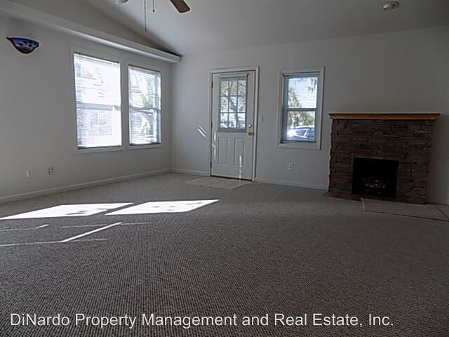 Building Photo - 2 br, 1 bath House - 121 E. Palm Way Unit A