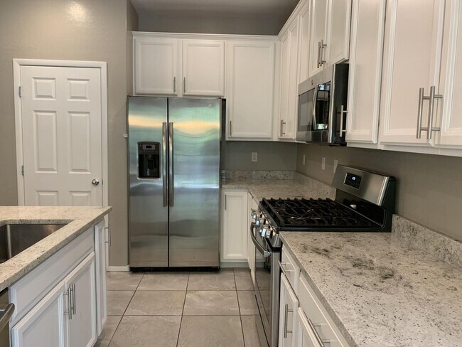 Foto del edificio - 3 Bedroom townhome in Mountains Edge