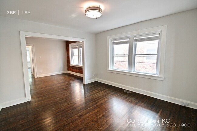 Building Photo - 2 Bedroom with Balcony on the Plaza